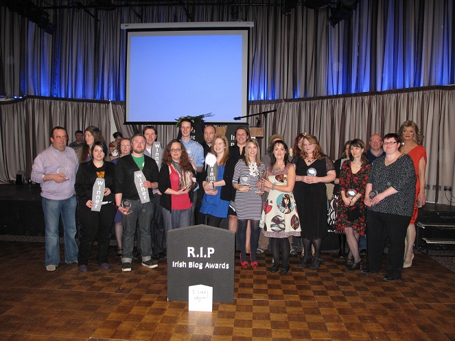 A group shot of all the winners of the Irish Blog awards 2010.